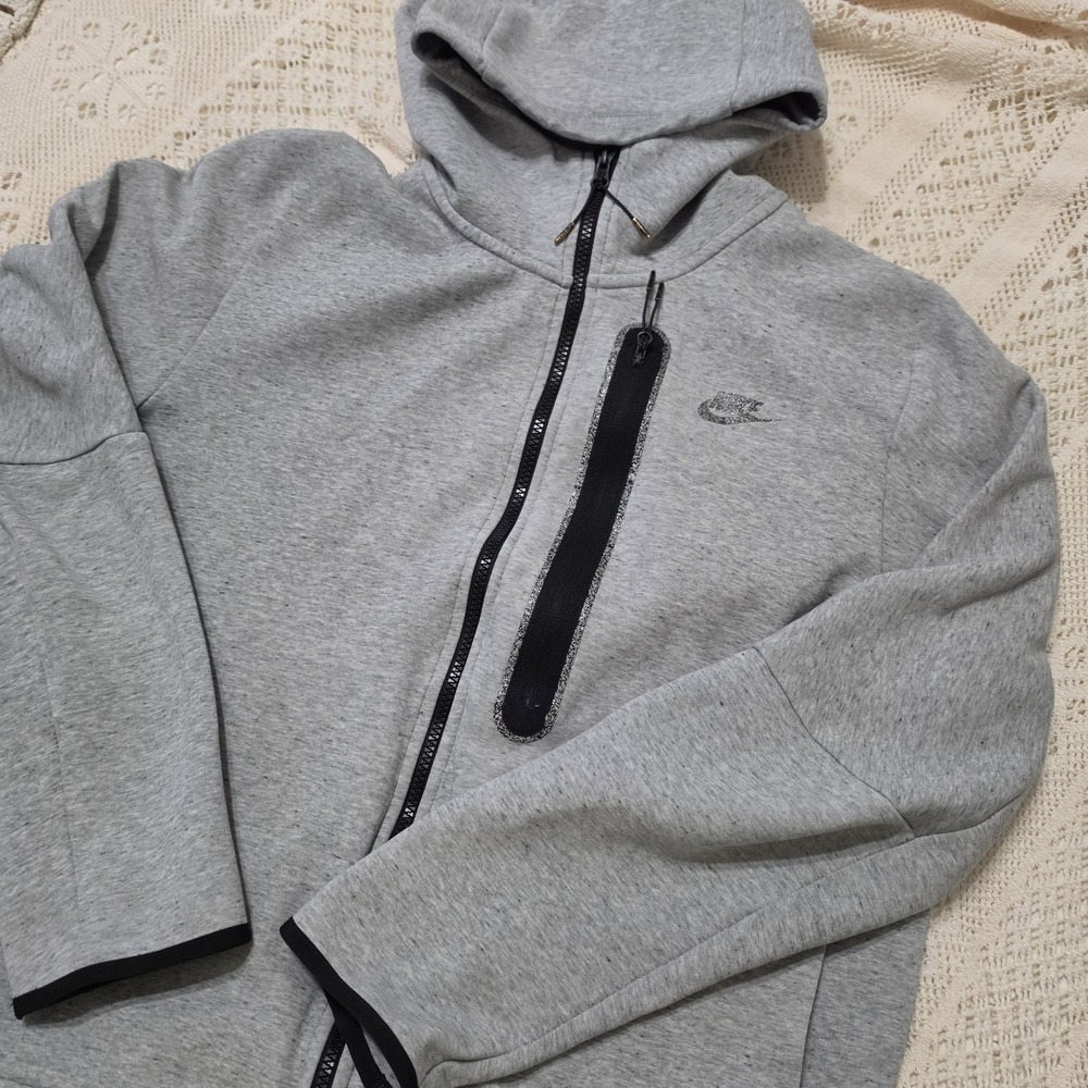 Nike Sportswear Tech Fleece Grey Men's Size Large Jacket Hoodie